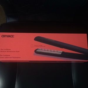 Amika hairStraightener brand new never used inbox